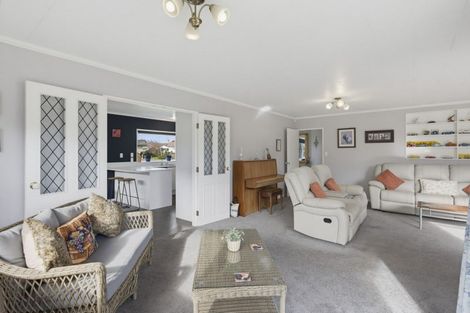 Photo of property in 16 Easton Way, Levin, 5510