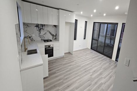 Photo of property in 100 Seymour Road, Sunnyvale, Auckland, 0612