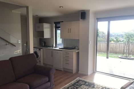 Photo of property in 38 Highland Avenue, Titirangi, Auckland, 0604