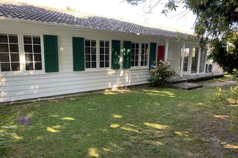 Photo of property in 1 Miltonia Avenue, Te Atatu South, Auckland, 0610