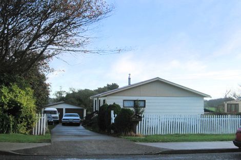 Photo of property in 26 Matenga Street, Waikanae, 5036
