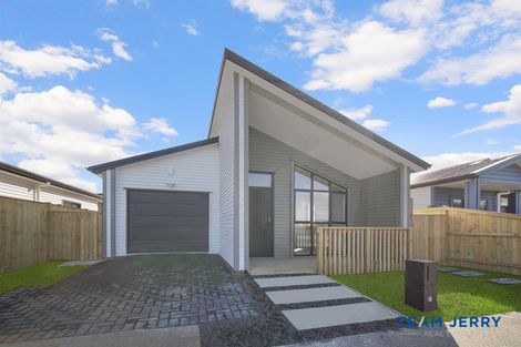 Photo of property in 27 Huringa Road, Karaka, 2113