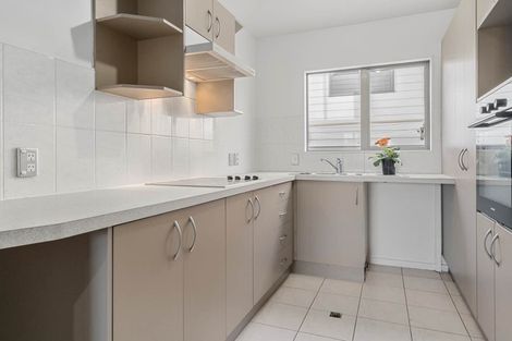 Photo of property in 26/3 Hulme Place, Henderson, Auckland, 0612