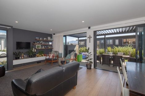 Photo of property in 4 Kapuka Lane, Wanaka, 9305