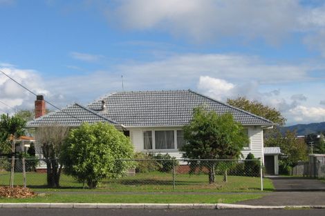 Photo of property in 38 Gloria Avenue, Te Atatu Peninsula, Auckland, 0610
