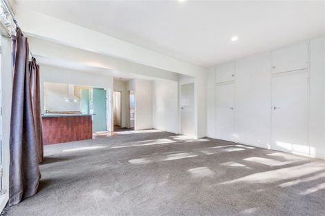 Photo of property in 16 De Val Drive, Titirangi, Auckland, 0604