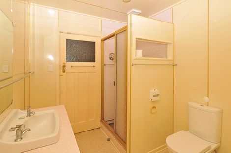 Photo of property in 38 Mills Road, Brooklyn, Wellington, 6021