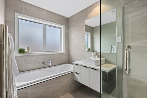 Photo of property in 60 Godfrey Drive, Orewa, 0931