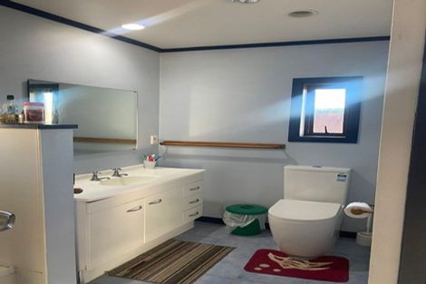 Photo of property in 28 Grove Road, Papakura, 2110