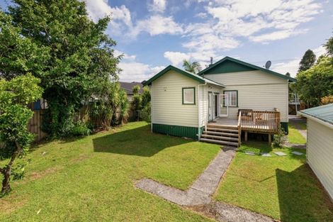 Photo of property in 22 Rimu Street, New Lynn, Auckland, 0600