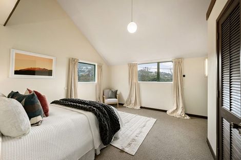 Photo of property in 35 Burma Road, Khandallah, Wellington, 6035