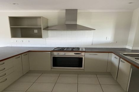 Photo of property in 54 Provence Esplanade, Te Atatu Peninsula, Auckland, 0610