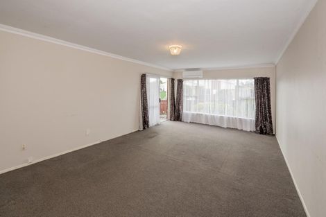 Photo of property in 2 Puriri Place, Levin, 5510
