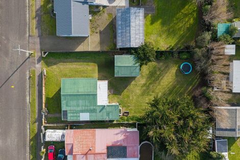 Photo of property in 9 Hennessy Street West, Foxton Beach, Foxton, 4815