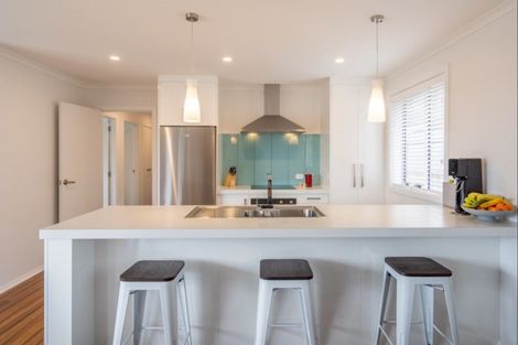 Photo of property in 9 Mahia Lane, Waikanae, 5036