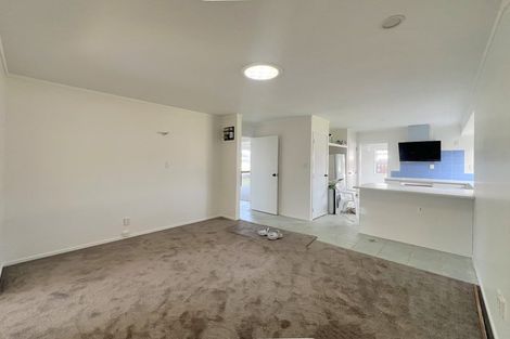 Photo of property in 1/25 Millhouse Drive, Northpark, Auckland, 2013