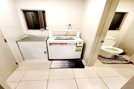 Photo of property in 2/29 Kemp Road, Massey, Auckland, 0614