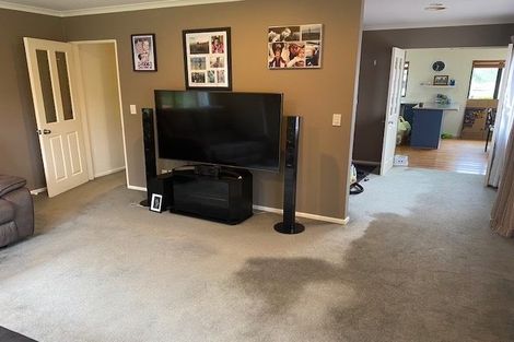 Photo of property in 5 Melksham Drive, Churton Park, Wellington, 6037