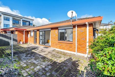 Photo of property in 2/6 Menary Street, Papakura, 2110