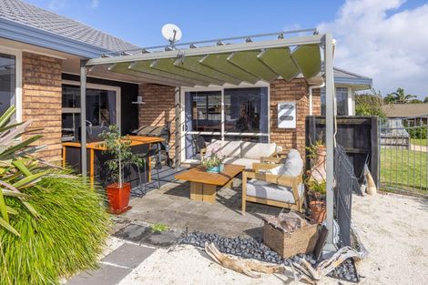 Photo of property in 12 Flora Way, Rototuna, Hamilton, 3210