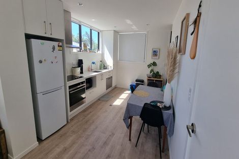 Photo of property in 4/12 Tawa Road, Te Atatu Peninsula, Auckland, 0610