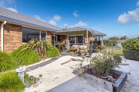 Photo of property in 12 Flora Way, Rototuna, Hamilton, 3210
