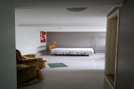 Photo of property in 28 Rotoiti Avenue, Pakuranga Heights, Auckland, 2010