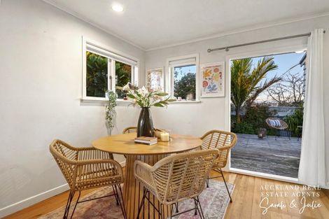 Photo of property in 422a Old Te Atatu Road, Te Atatu Peninsula, Auckland, 0610