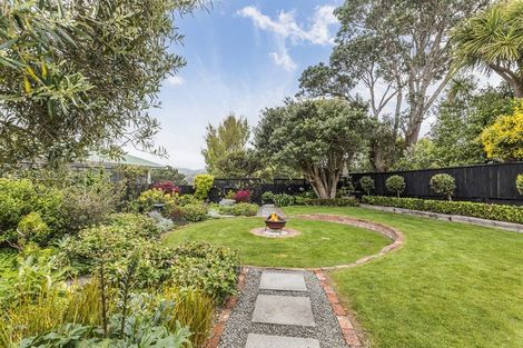 Photo of property in 92 Kahu Road, Paremata, Porirua, 5024