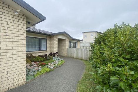 Photo of property in 20 Havana Rise, Grenada Village, Wellington, 6037