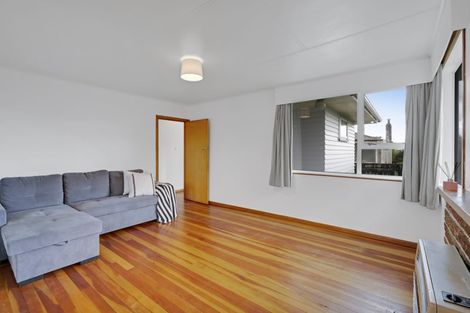 Photo of property in 12 Nikau Street, Inglewood, 4330