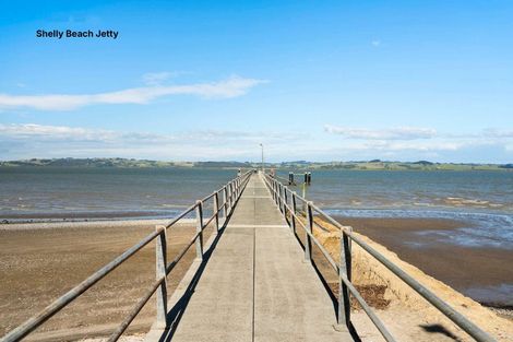 Photo of property in 38d Kaipara Lake Road, South Head, Helensville, 0874