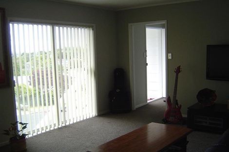 Photo of property in 21 Laurina Road, Sunnynook, Auckland, 0620