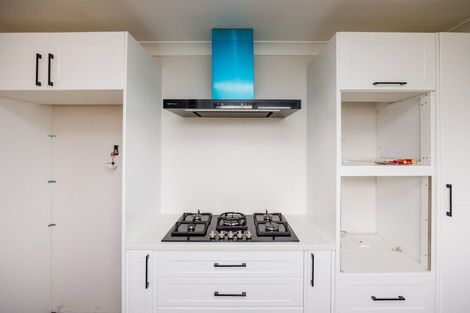 Photo of property in 9 Forbes Place, Kelvin Grove, Palmerston North, 4414