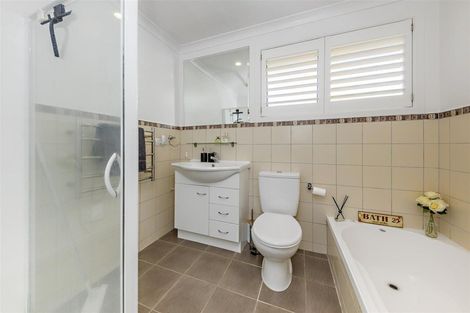 Photo of property in 3 Salas Place, Howick, Auckland, 2010