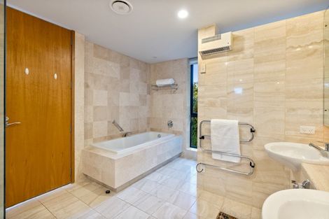 Photo of property in 4/308 Oriental Parade, Oriental Bay, Wellington, 6011