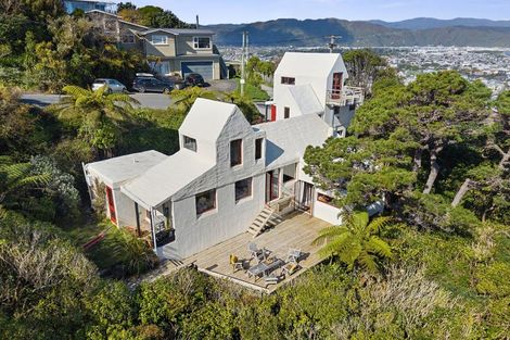 Photo of property in 22 Rakeiora Grove, Korokoro, Lower Hutt, 5012