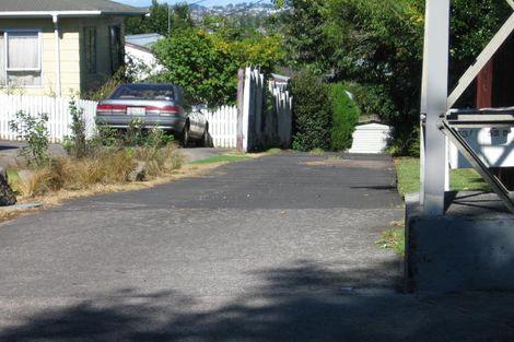 Photo of property in 1/53 Hepburn Road, Glendene, Auckland, 0602