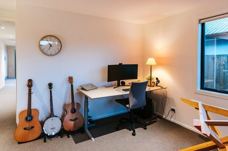 Photo of property in 32 Burbank Road, Wanaka, 9382