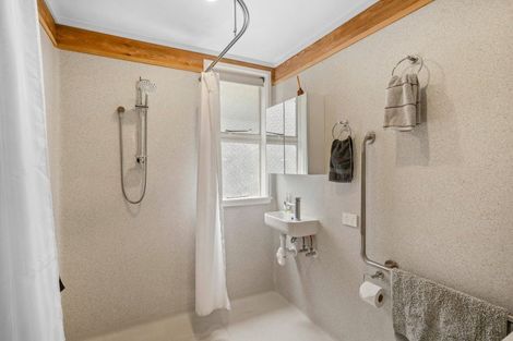Photo of property in 1 Suburb Street, Queenstown, 9300