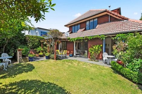 Photo of property in 29 Hinau Street, Woburn, Lower Hutt, 5011