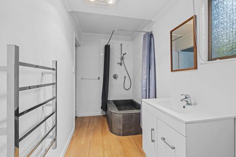 Photo of property in 174 Huatoki Street, Upper Vogeltown, New Plymouth, 4310