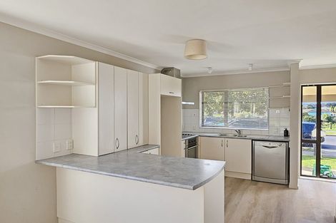 Photo of property in 98d Naylors Drive, Mangere, Auckland, 2022