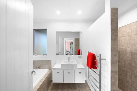 Photo of property in 15 Lissette Road, Newstead, Hamilton, 3286