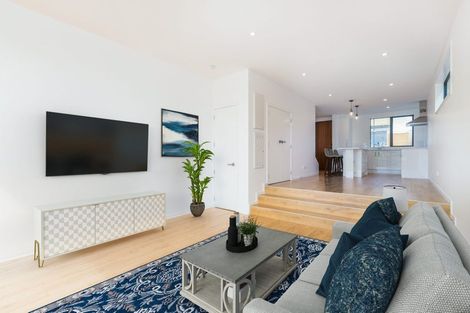 Photo of property in 9 Mokopiko Court, Beach Haven, Auckland, 0626