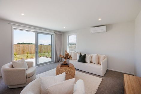 Photo of property in 68 Atlantic Drive, Fitzherbert, Palmerston North, 4410