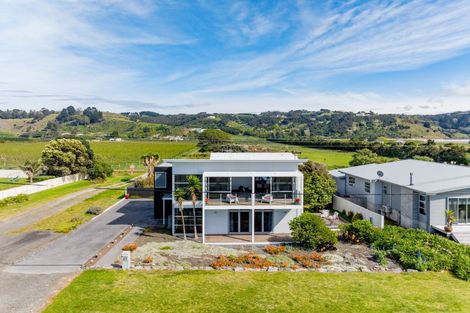 Photo of property in 21 Le Quesne Road, Bay View, Napier, 4104