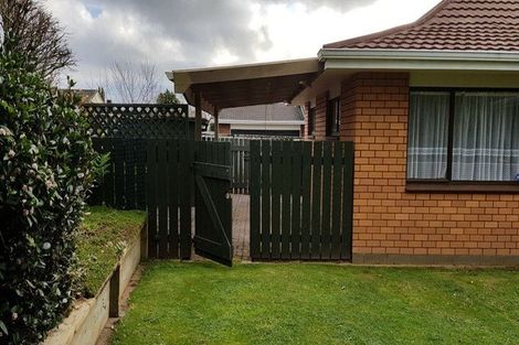 Photo of property in 10 Argyle Place, Highlands Park, New Plymouth, 4312