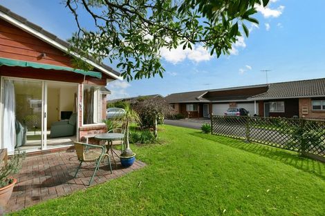 Photo of property in 15 The Grove, Red Beach, 0932