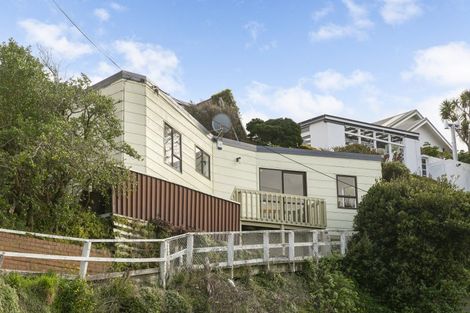 Photo of property in 15f2 Sutherland Crescent, Melrose, Wellington, 6023